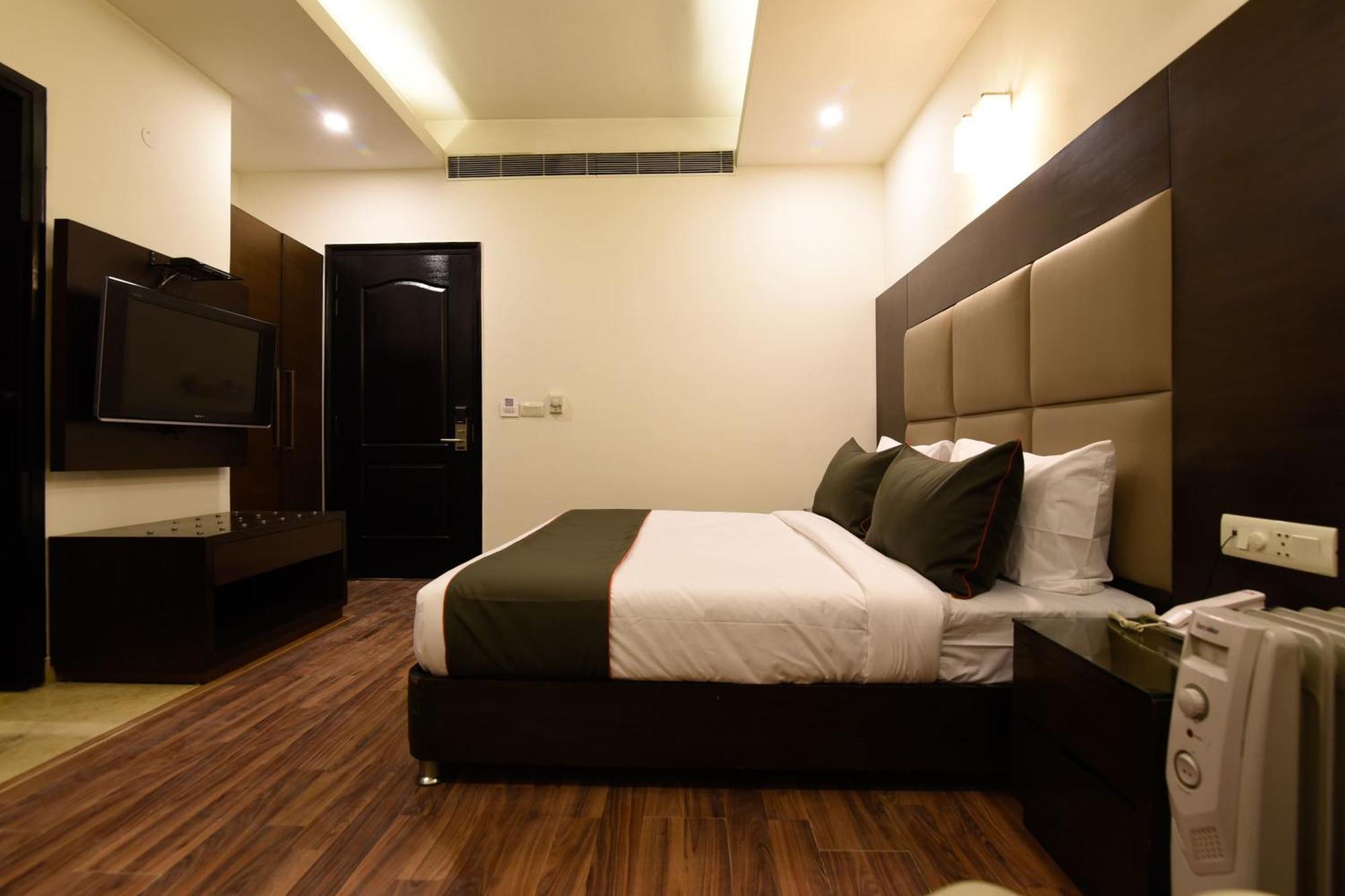 Hotel O Venkata Sai Sadan Mathrusree Nagar Kondapur  Екстериор снимка