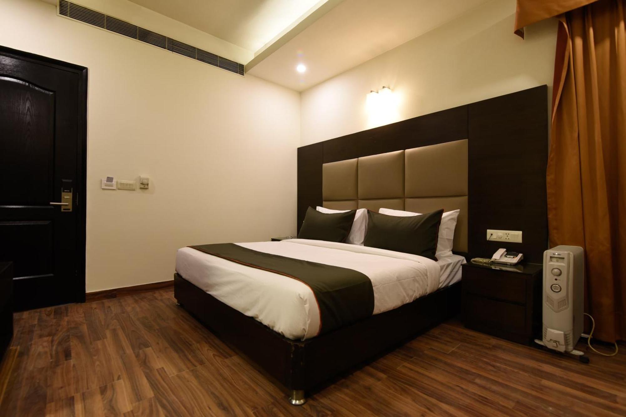 Hotel O Venkata Sai Sadan Mathrusree Nagar Kondapur  Екстериор снимка