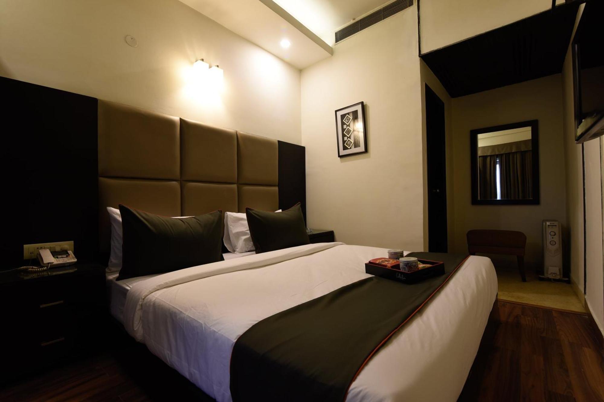 Hotel O Venkata Sai Sadan Mathrusree Nagar Kondapur  Екстериор снимка