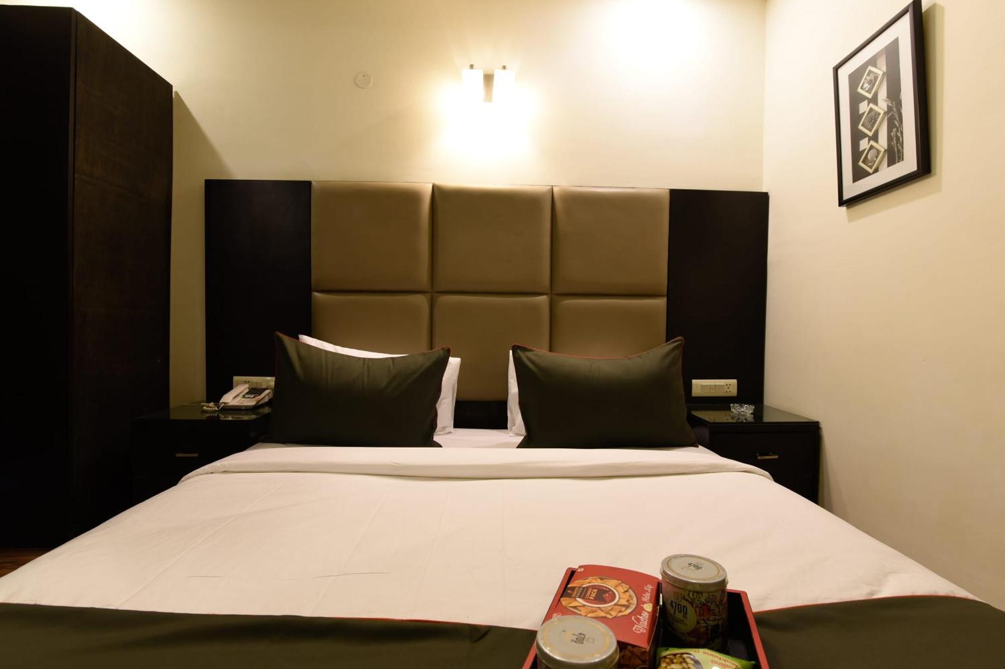 Hotel O Venkata Sai Sadan Mathrusree Nagar Kondapur  Екстериор снимка