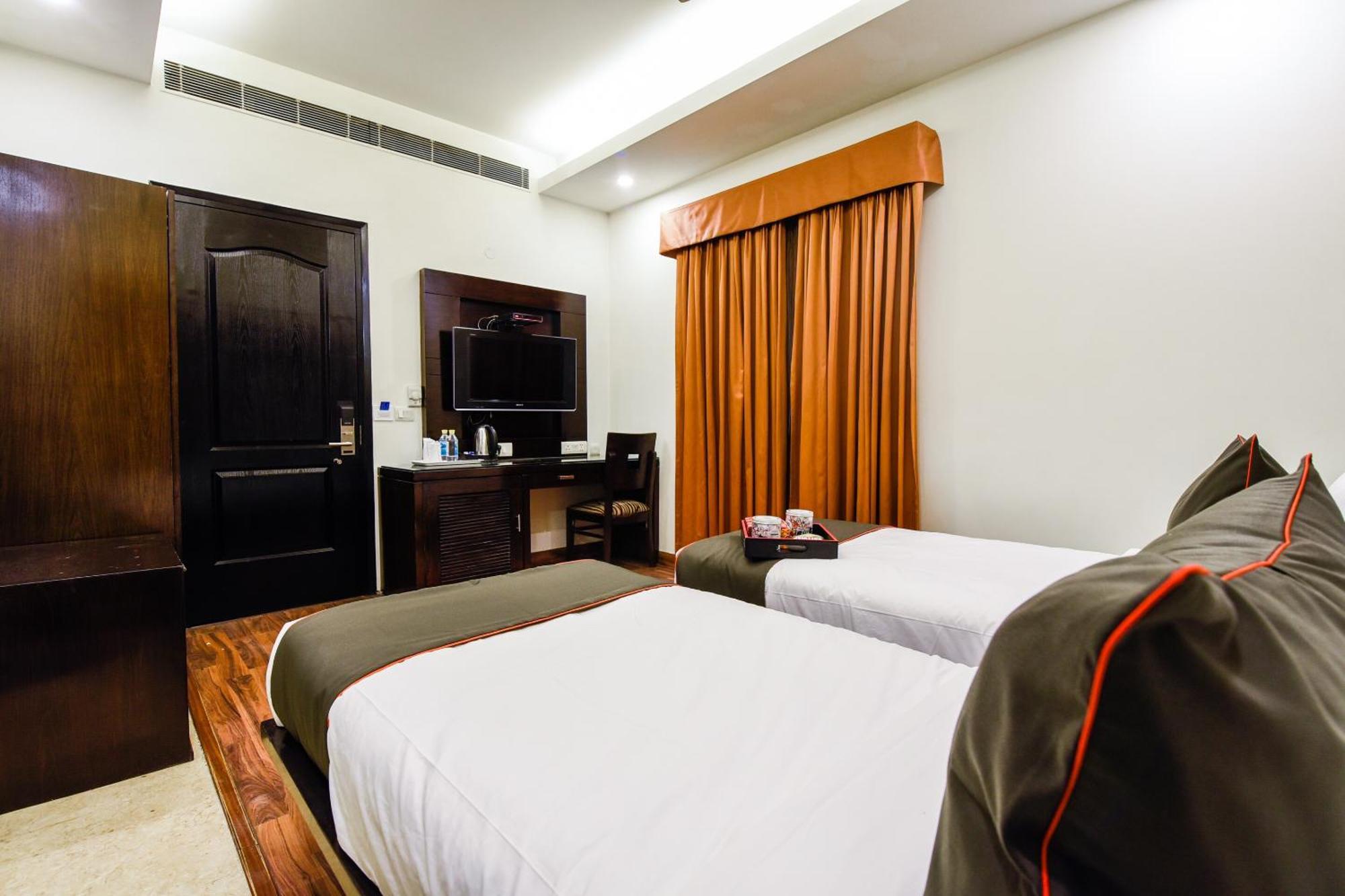 Hotel O Venkata Sai Sadan Mathrusree Nagar Kondapur  Екстериор снимка
